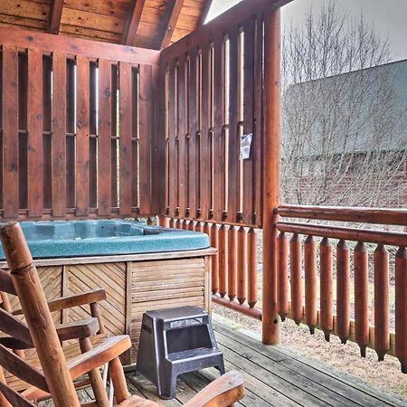 Pigeon Forge Cabin With Games, 1 Mi To Parkway! Ngoại thất bức ảnh