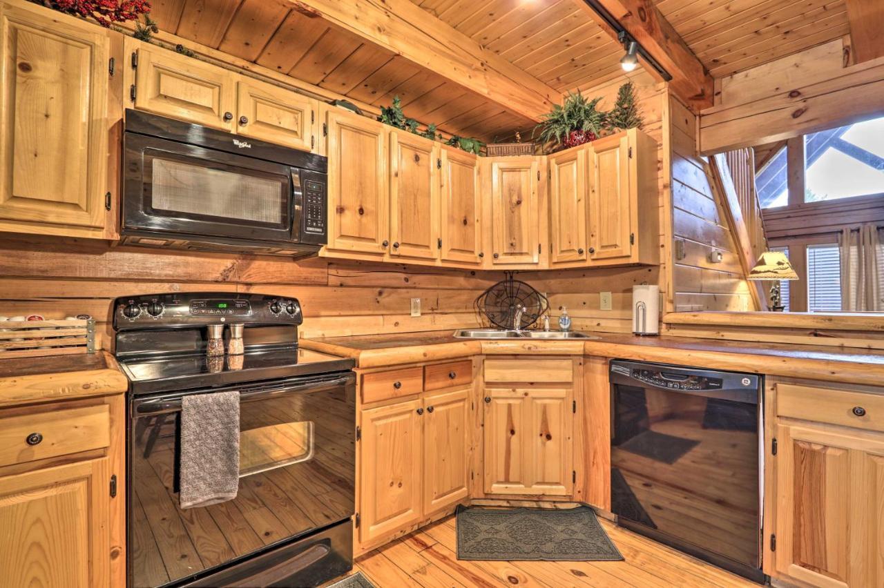 Pigeon Forge Cabin With Games, 1 Mi To Parkway! Ngoại thất bức ảnh