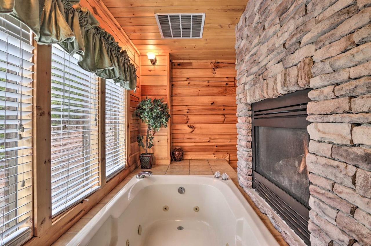 Pigeon Forge Cabin With Games, 1 Mi To Parkway! Ngoại thất bức ảnh